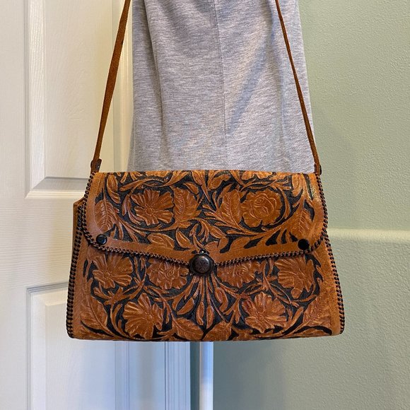 Vintage Handbags - 70's Vintage Mexican Hand Tooled Leather Purse